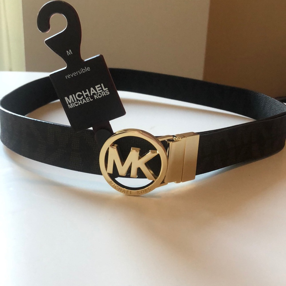 New with tags- Authentic classic Michael Kors belt